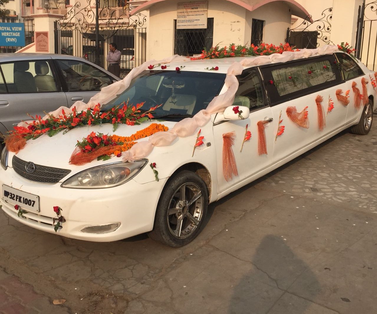 Car Hire Limousine in Lucknow